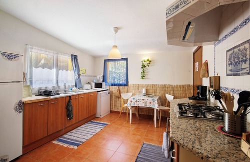 Loule House | Holiday Home 'Casa 1' with Shared Pool and Wi-Fi