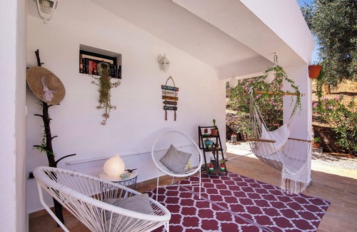 Loule House | Holiday Home 'Casa 1' with Shared Pool and Wi-Fi