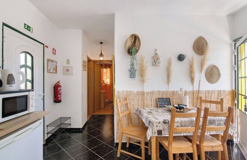 Loule House | Holiday Home 'Casa 2' with Shared Pool and Wi-Fi