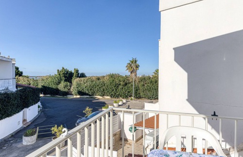 Lido Marini House | Holiday Home 'Casa A Lido Marini' with Balcony and Air Conditioning