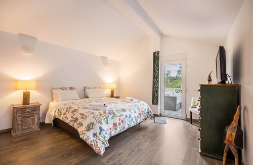 Aljezur House | Holiday Home 'Casa Alva - Estúdio Verde' with Wi-Fi and Air Conditioning