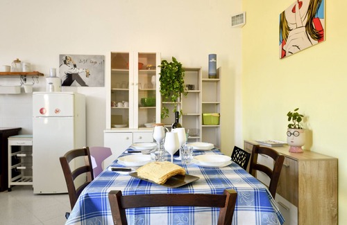 Bari Sardo House | Holiday Home "Casa Aurora con Giardino" with Private Terrace & Wi-Fi