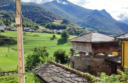 Xedre House | Holiday Home 'Casa Bartolin' with Private Terrace and Private Garden