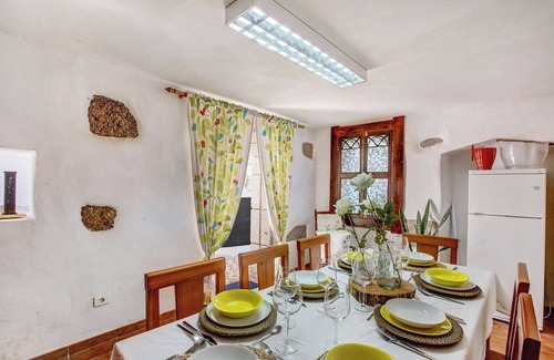 Guimar House | Holiday Home 'Casa Bene' with Mountain Views, Private Terrace and Wi-Fi
