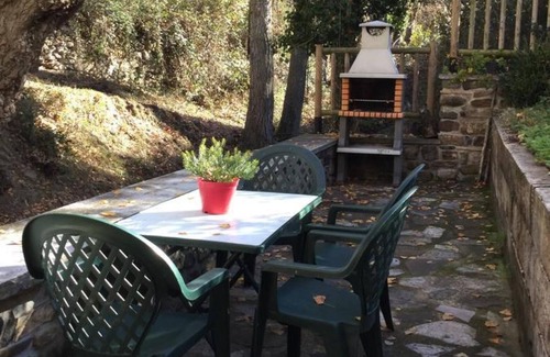 San Roman de Cameros House | Holiday Home 'Casa Concejos' with Mountain View, Shared Pool and Wi-Fi