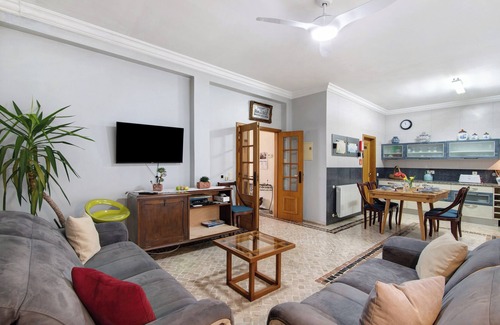 Loule House | Holiday Home 'Casa da Cidade De Loulé' with Private Terrace and Wi-Fi