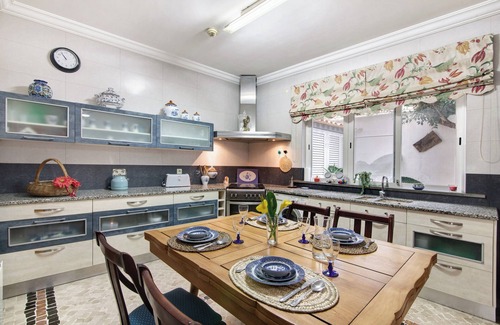 Loule House | Holiday Home 'Casa da Cidade De Loulé' with Private Terrace and Wi-Fi