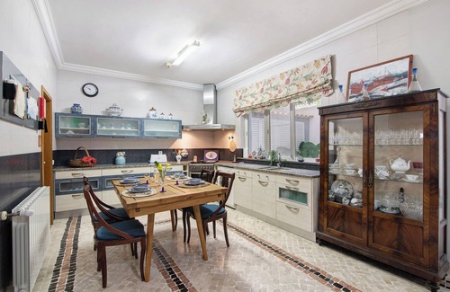 Loule House | Holiday Home 'Casa da Cidade De Loulé' with Private Terrace and Wi-Fi