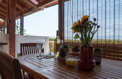 Badesi House | Holiday Home "Casa di Maya" with Shared Pool and Wi-Fi