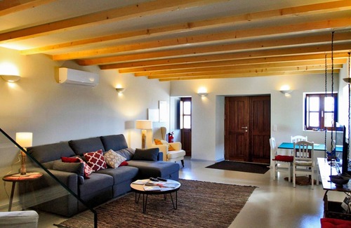 Torreira House | Holiday Home 'Casa Do Cais' with Sea View, Wi-Fi and Air Conditioning