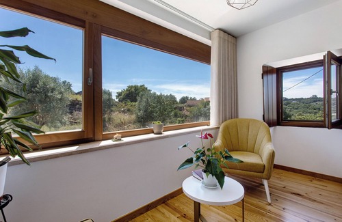 Ansiao House | Holiday Home 'Casa Do Pião - Turismo Rural' with Mountain View, Wi-Fi and Air Conditioning