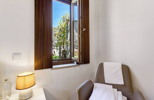 Ansiao House | Holiday Home 'Casa Do Pião - Turismo Rural' with Mountain View, Wi-Fi and Air Conditioning