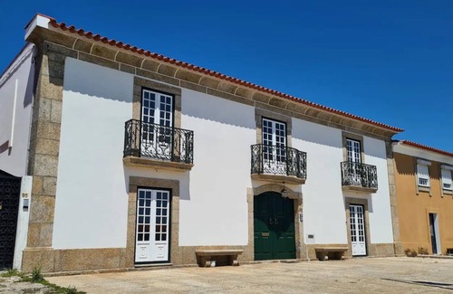 Rates House | Holiday Home 'Casa Do Terreiro' with Private Pool, Private Terrace and Wi-Fi