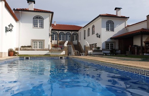 Rates House | Holiday Home 'Casa Do Terreiro' with Private Pool, Private Terrace and Wi-Fi