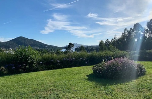 Vila Nova de Cerveira House | Holiday Home 'Casa Dos Silêncios - Paz E Natureza' with Mountain View, Pool and Wi-Fi