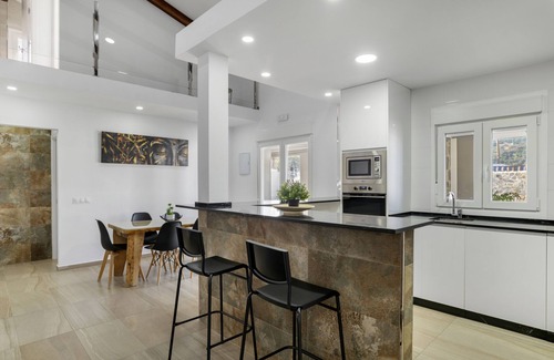 San Ambrosio House | Holiday Home 'Casa El Buda' with Mountain View, Wi-Fi and Air Conditioning