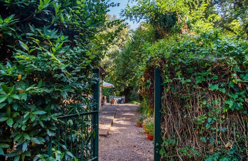 Grosseto House | Holiday Home 'Casa Elfo' with Shared Pool, Private Terrace and Wi-Fi