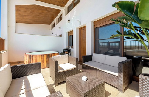 Amposta House | Holiday Home 'Casa Lo Canyero' with Private Pool, Wi-Fi and Air Conditioning