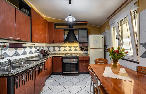 Assemini House | Holiday Home "Casa Flu" with Private Terrace & A/C