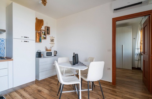 Jerzu House | Holiday Home "Casa Jerzu S'essia de su santu" with Sea View, Garden & Wi-Fi
