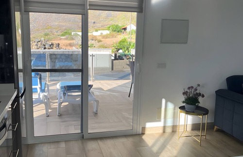 Frontera House | Holiday Home 'Casa Mar Azul' with Sea Views, Private Terrace and Wi-Fi