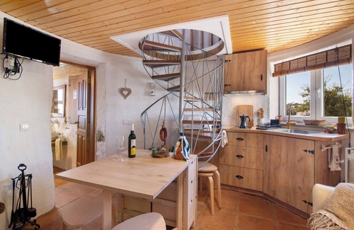 Cortelha House | Holiday Home 'Casa Moinho Da Eira' with Mountain View, Wi-Fi and Air Conditioning