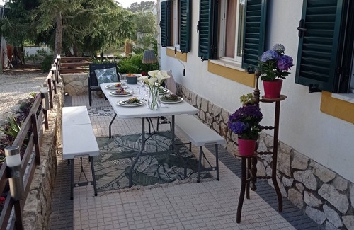 Cartaxo House | Holiday Home 'Casa 2' with Shared Pool, Wi-Fi and Air Conditioning
