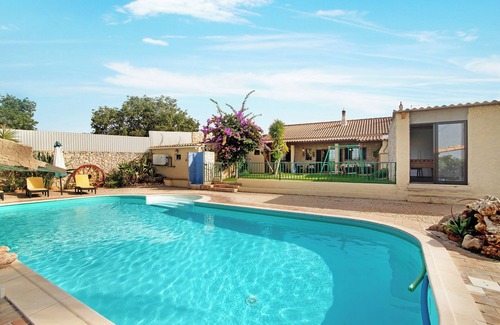 Silves House | Holiday Home 'Casa Rústica' with Pool & Wi-Fi