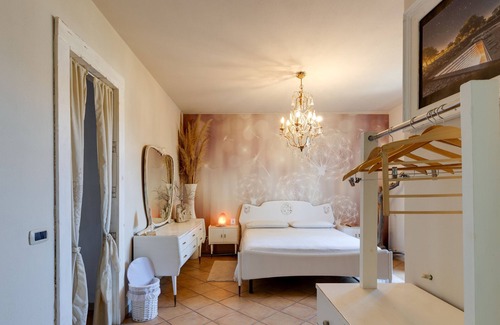Oristano Historic Centre House | Holiday Home 'Casa Silvi' with Private Terrace, Wi-Fi and Air Conditioning