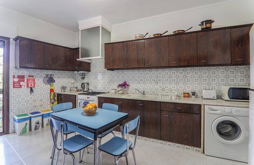 Tavira Apartment | Holiday Home “Casa Tangerina” with Garden & A/C