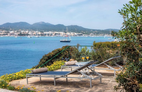 Portocolom House | Holiday Home Casa Vacacional Es Niu with Sea View, Garden & Wi-Fi
