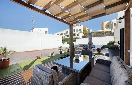 Ferragudo House | Holiday Home 'Casa Vista Rio' with Sea View, Wi-Fi and Air Conditioning