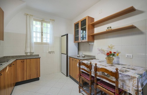 L'Assunta House | Holiday Home 'Casale Mba Graziudd' with Private Garden, Wi-Fi and Air Conditioning