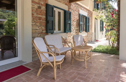 Strevi House | Holiday Home 'Cascina Oddone Prati Winery' with Shared Pool, Wi-Fi and Air Conditioning
