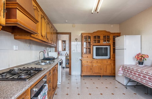 Lanjaron House | Holiday Home 'Chalet Venta Del Aire' with Mountain View, Wi-Fi and Air Conditioning