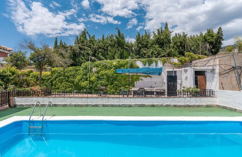 Lanjaron House | Holiday Home 'Chalet Venta Del Aire' with Mountain View, Wi-Fi and Air Conditioning