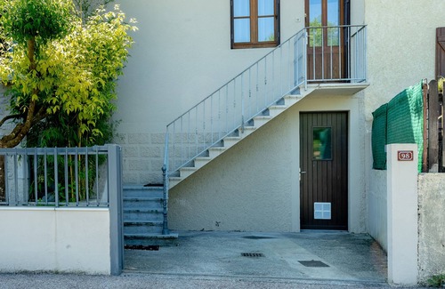 Chanaz House | Holiday Home 'Chez Roger' with Mountain View and Private Terrace