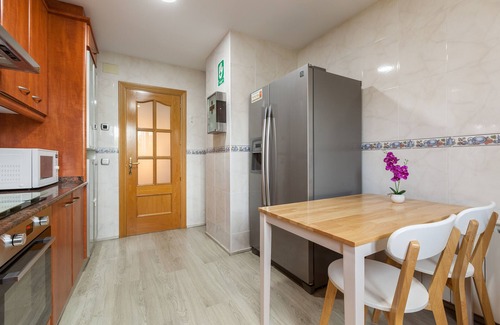 Collbato House | Holiday Home 'Collbato Resort' with Mountain View, Wi-Fi and Air Conditioning
