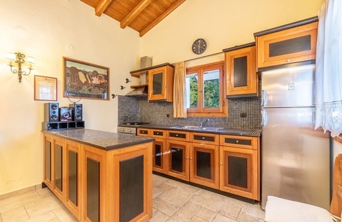 Corfu House | Holiday Home 'Coryfo' with Private Terrace, Wi-Fi and Air Conditioning