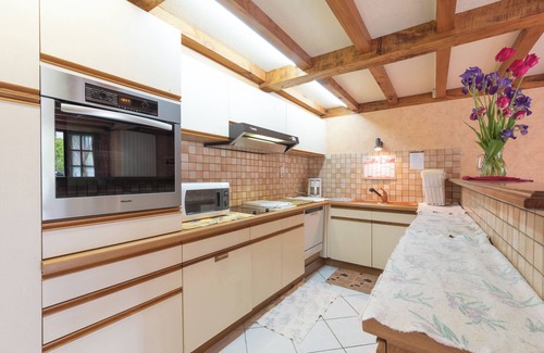 Gedre House | Holiday Home 'Cottage Au Calme' with Mountain View, Private Terrace and Private Garden