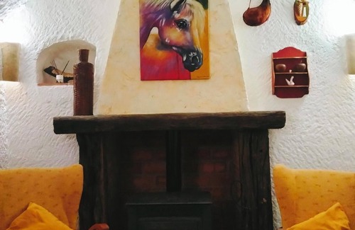Guadix House | Holiday Home Cueva Picoesquina with Mountain View, Garden & Wi-Fi