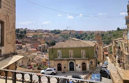 Piazza Armerina House | Holiday Home "Da Zia Iole" with Private Terrace and Balcony