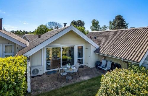 Askeby House | Holiday Home Darina - 150m from the sea by Interhome