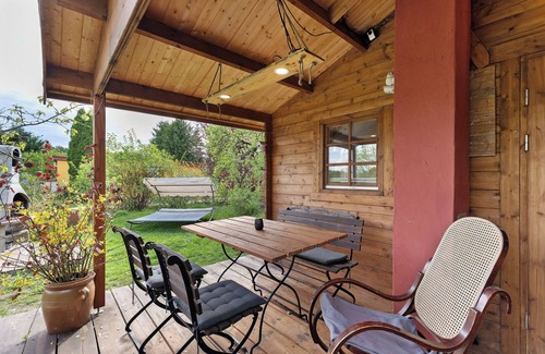 Furstenwalde/Spree House | Holiday Home 'Blockhütte' with Private Terrace and Private Garden