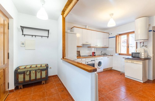 El Arenal House | Holiday Home 'De Los Maestros' with Private Garden and Wi-Fi
