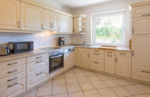 West Husum House | Holiday home Deichblick in Husum for up to 4 people