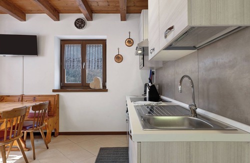 Folgaria House | Holiday Home 'Della Melania' with Mountain View and Pool