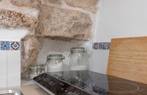 Conversano House | Holiday Home 'Dimora Marter' with Private Terrace, Wi-Fi and Air Conditioning