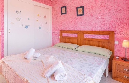 Cala Murada House | Holiday Home Doble Ganxo with Pool, Terrace & Wi-Fi