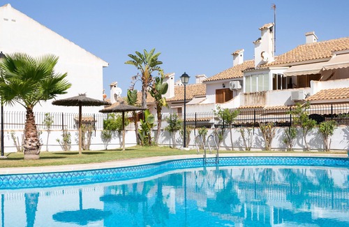 Monte Faro House | Holiday Home 'El Descanso del Faro' with Shared Pool & Wi-Fi